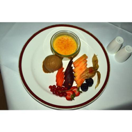Als-dessert-creme-brulee-von-der-bourbon-vanille-mit-kaffeeeis-fuer-15-euro
