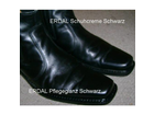 Zwei-gepflegte-schuhe-ein-mal-mit-pflegeglanz-und-ein-mal-mit-tubencreme