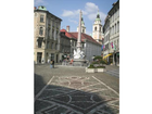 Marktplatz-mit-brunnen