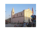 Die-gelbe-kirche-in-rovinj