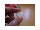Intact-traubenzucker-apfel-mix-ein-bonbon-in-meiner-hand