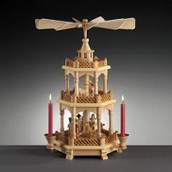 Seiffener-volkskunst-weihnachtspyramide