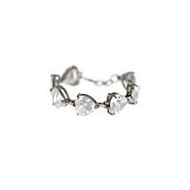 Schmuck-art-glitzernde-begleiter-armband-mit-transparenten-herzfoermigen-kristallen