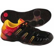 Adidas-handballschuhe-stabil-on-fire