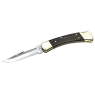 Buck-folding-hunter-110