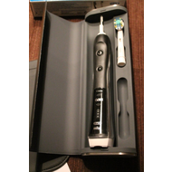 Das-reiseetui-der-oral-b-black-7000