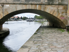 Man-kann-unter-der-bruecke-langlaufen