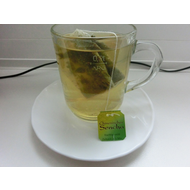 Mein-teeglas-mit-dem-frisch-aufgebruehten-tee