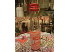 Die-flasche-mit-der-roten-lebensmittelfarbe