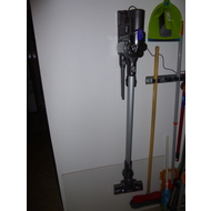 Dyson-dc-45-an-der-wand-haengend