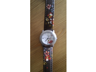 Uhr-mit-blumendesign