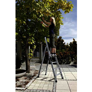 Brennenstuhl-40112-guenzburger-steigtechnik-40112-aluminium-stufen-stehleiter-arbeitshoehe-max-5m-silber-15-2kg