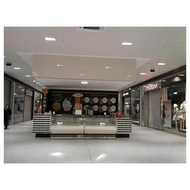 Im-shoppingbereich-im-1-ug