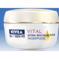 Nivea-vital-extra-reichhaltige-tagespflege