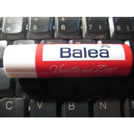 Balea-vanille-und-zimt-lippenbalsam
