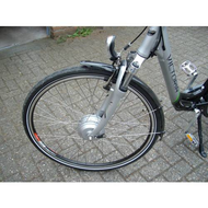 In-der-fahrradnarbe-der-elektromotor-fuer-die-tretunterstuetzung