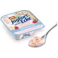 Mueller-joghurt-mit-der-knusper-ecke-himbeerzauber