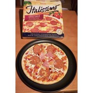 Hasa-italissimo-pizza-speciale-die-pizza-auf-dem-pizzablech-direkt-bevor-sie-in-den-ofen-ging