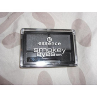 Essence-smokey-eyes-set