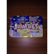 Nestle-vanille-joghurt-mit-smarties