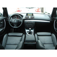 Innenansicht-cockpit-mitte-bmw-130i