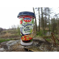 Sahne-plus-bouillon-mit-kraeutern