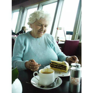 Meine-mutti-freut-sich-ueber-ihren-kuchen