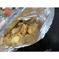 Lorenz-snack-world-crunchips-puszta-style-ein-blick-in-die-offene-chipstuete