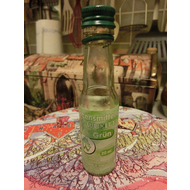 Die-flasche-mit-der-gruenen-lebensmittelfarbe
