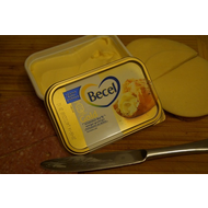 Becel-gold-mit-butterbrot